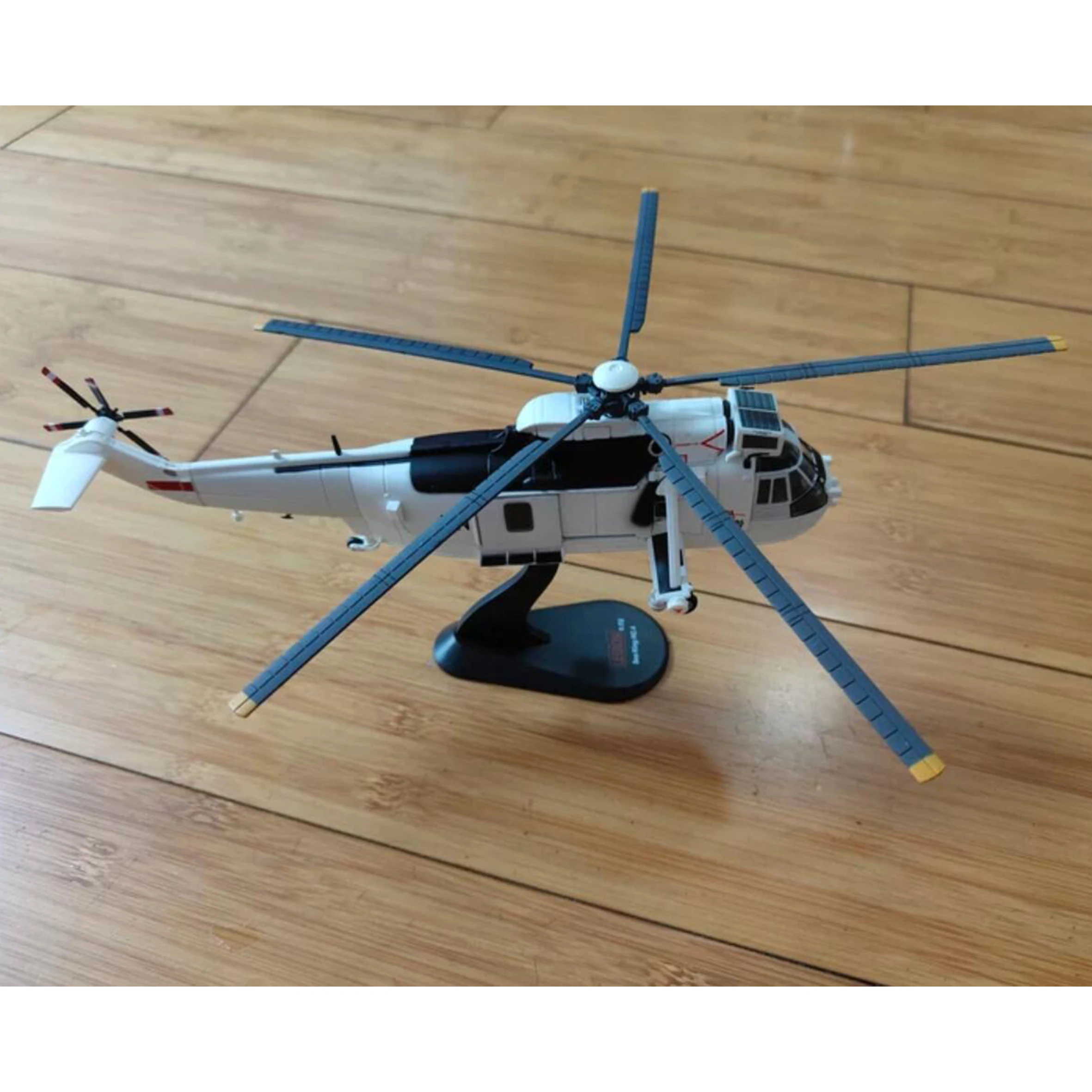 SH-3 (S-61) Helicopter Model 1:72 Scale 6 SH-3 (S-61) Helicopter Model 1:72 Scale - Image 6