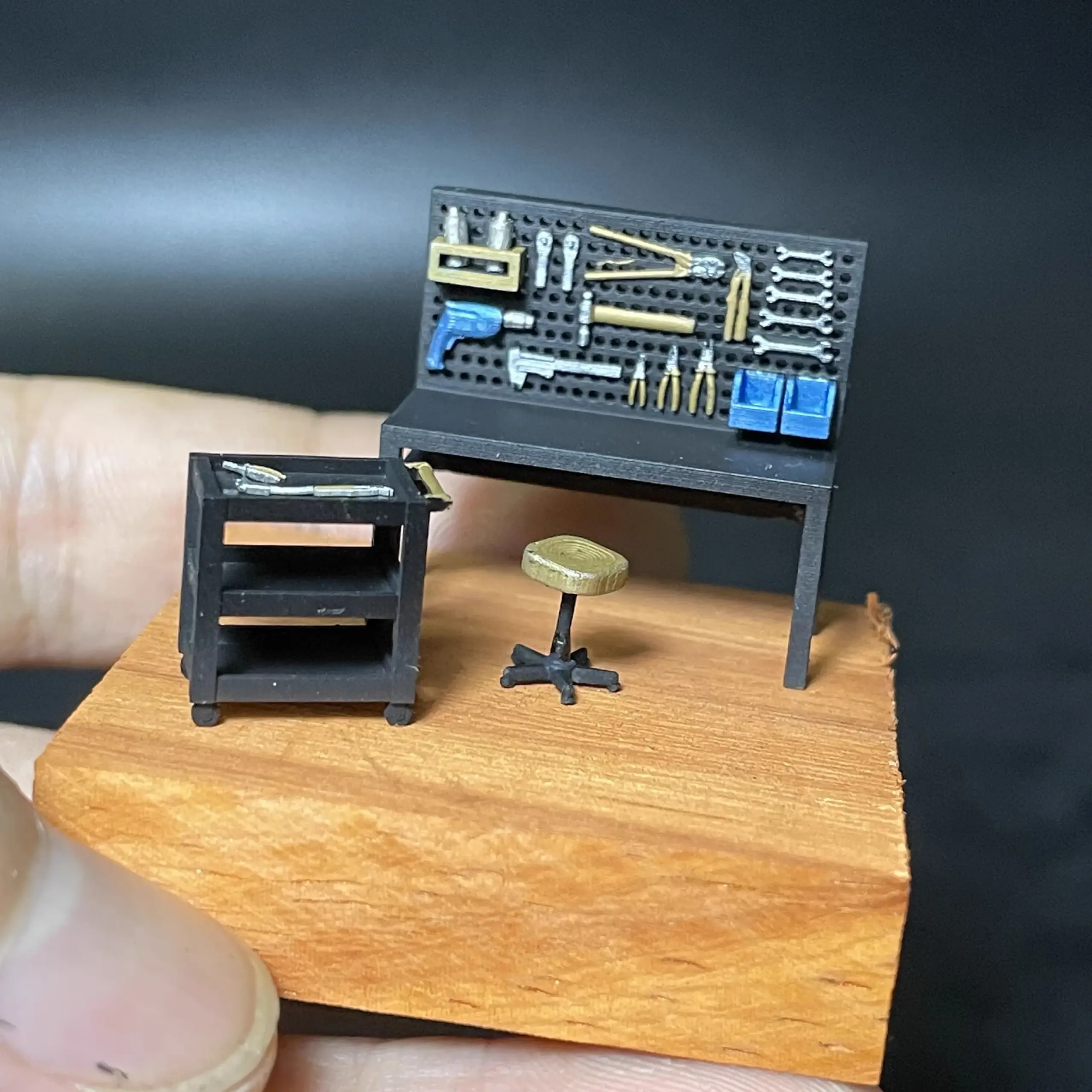 1/64 Scale Diorama Work Table Set 3 1/64 Scale Diorama Work Table Set - Image 3