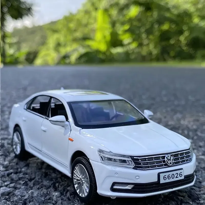 1:32 Scale Volkswagen Passat Magotan Model 11 1:32 Scale Volkswagen Passat Magotan Model - Image 11
