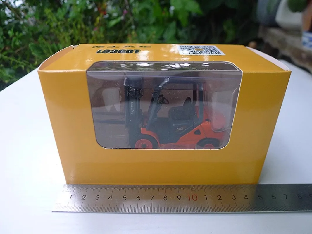 Diecast Lonking LG30DT Forklift Model 1:35 Scale 6 Diecast Lonking LG30DT Forklift Model 1:35 Scale - Image 6