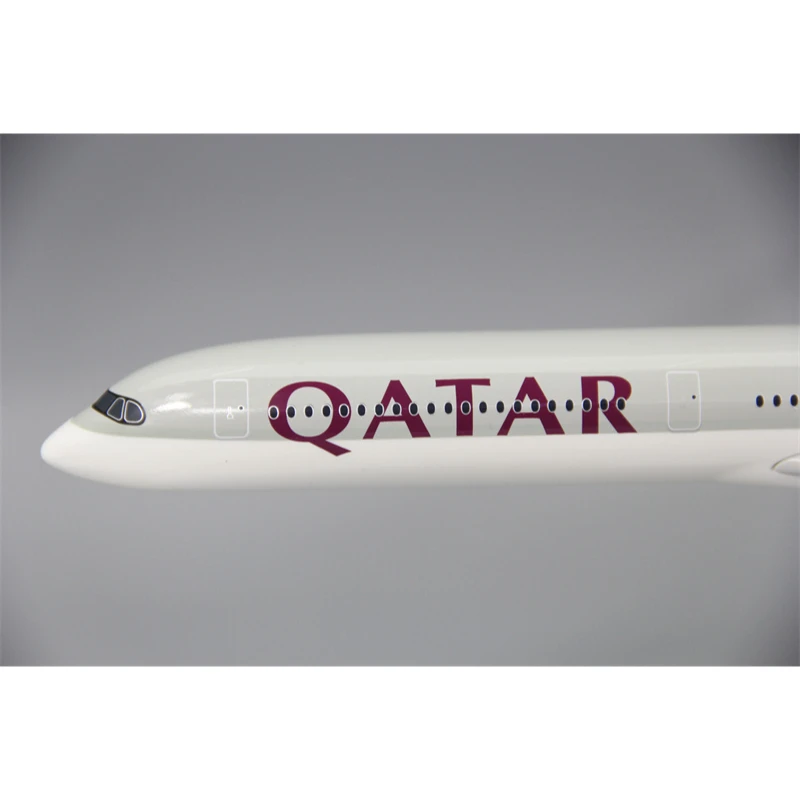 A350-1000 Qatar Airways 1:200 Scale Model 4 A350-1000 Qatar Airways 1:200 Scale Model - Image 4