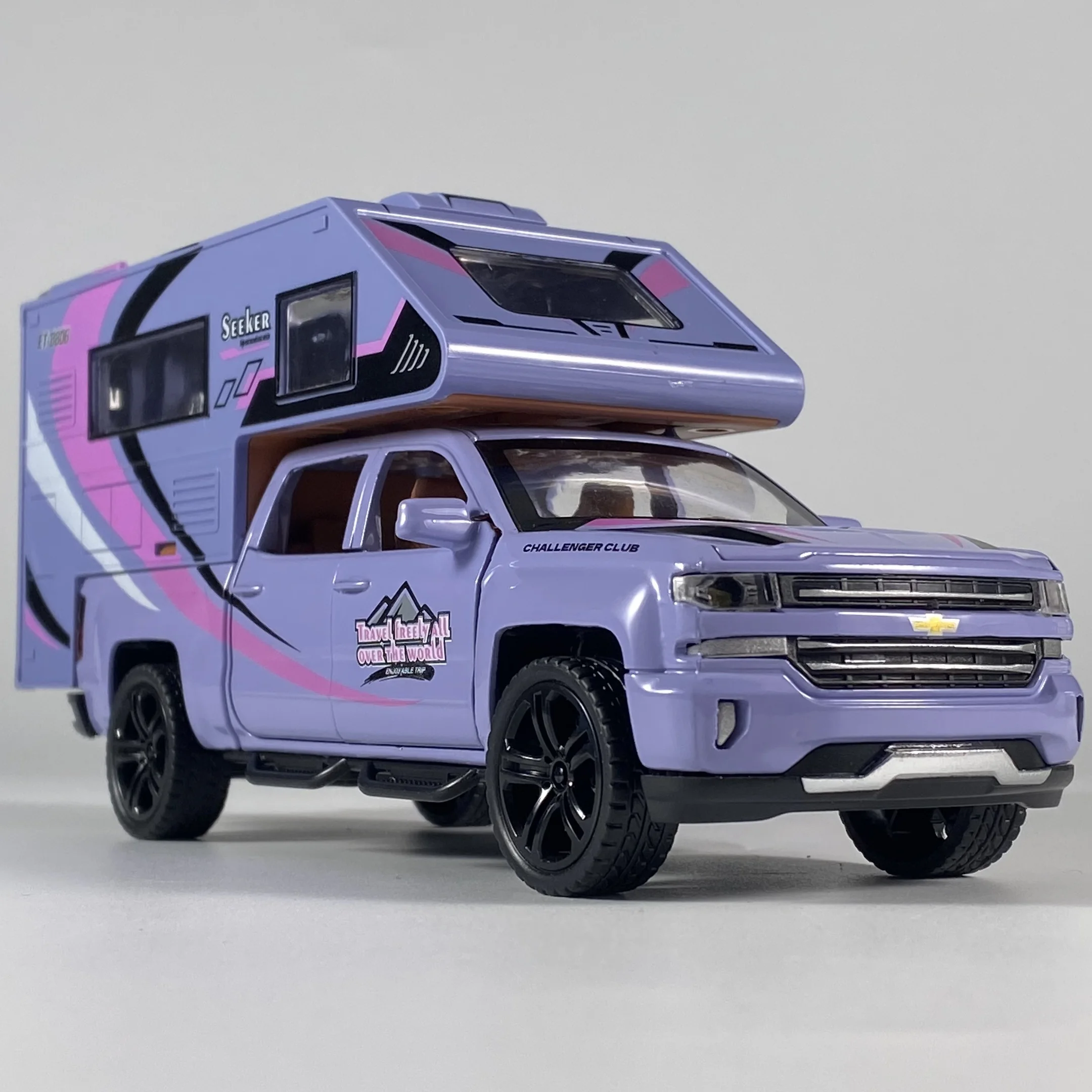 Chevrolet Blazer Chalet 1:32 Diecast Model 6 Chevrolet Blazer Chalet 1:32 Diecast Model - Image 6