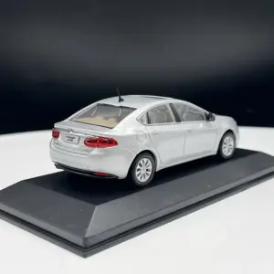 Fiat Viaggio 1:43 Scale Die-Cast Model 7 S429c5fbd815e4bad9f931ee9136a7fdb1