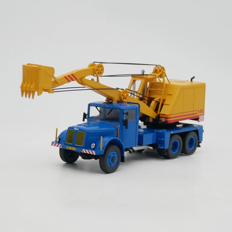 Tatra 111 D-030 Diecast Model 1:43 Scale 3 Tatra 111 D-030 Diecast Model 1:43 Scale - Image 3