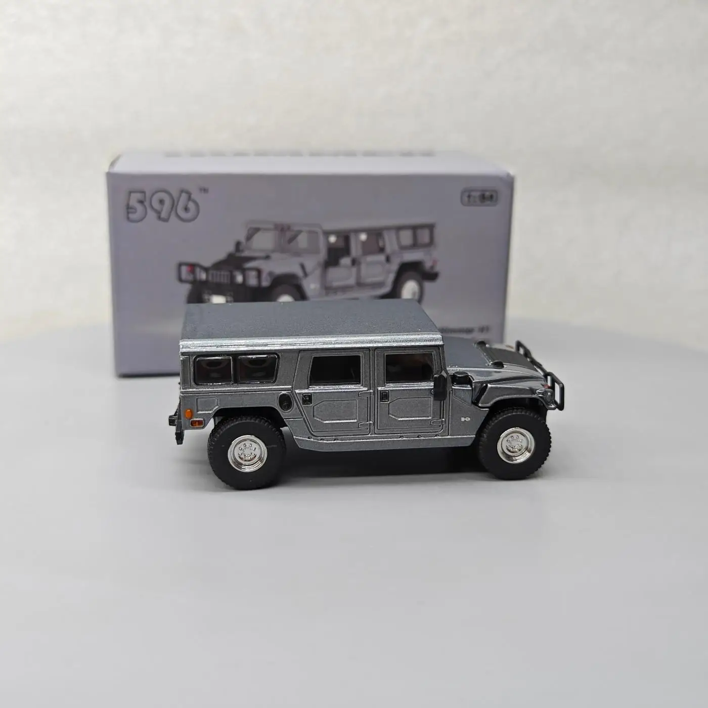 Grey 1:64 Scale Hummer H1 Model by MAKEDA 2 Grey 1:64 Scale Hummer H1 Model by MAKEDA - Image 2