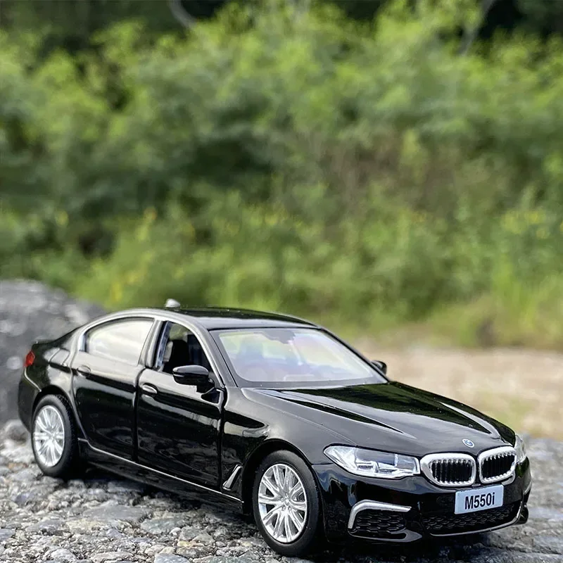1:36 Diecast BMW M5 Model Car Collection 5 1:36 Diecast BMW M5 Model Car Collection - Image 5