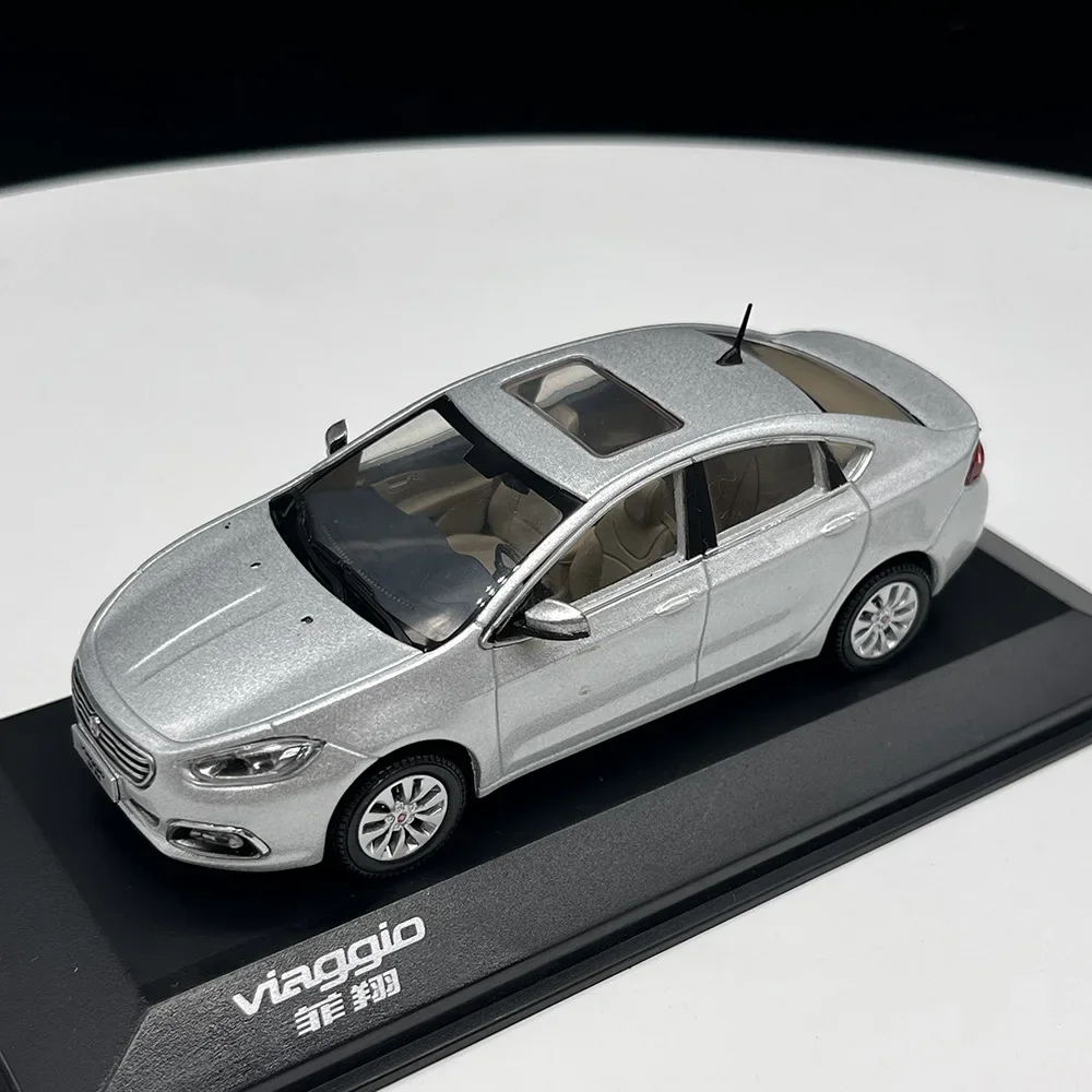 Fiat Viaggio 1:43 Scale Die-Cast Model 3 Fiat Viaggio 1:43 Scale Die-Cast Model - Image 3