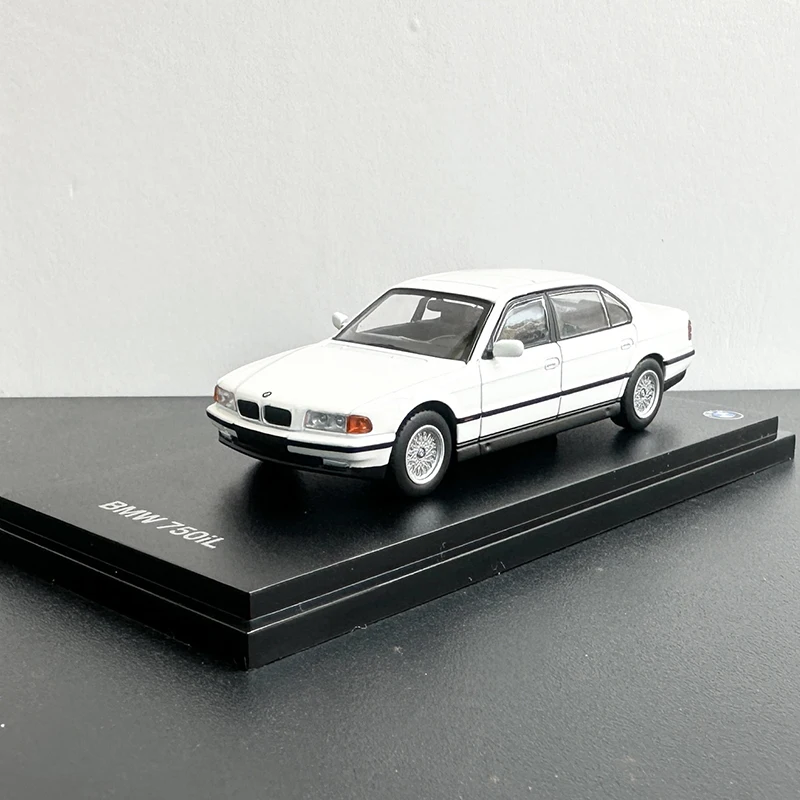 1:64 Scale Diecast Model Car Collection 12 1:64 Scale Diecast Model Car Collection - Image 12
