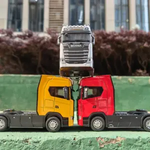 1/50 Scale Alloy Diecast Truck Model Red 13 S46e76ea4bd92412da8bdd8f663825367Y