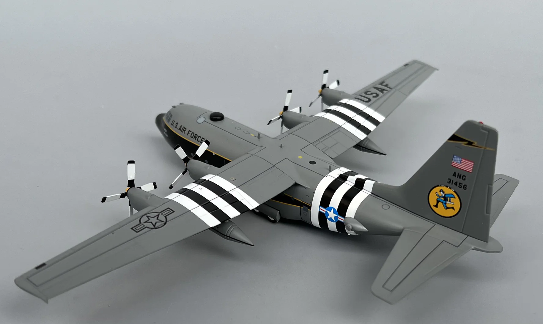 US C-130H Transport Aircraft 1:200 Scale Model 5 US C-130H Transport Aircraft 1:200 Scale Model - Image 5