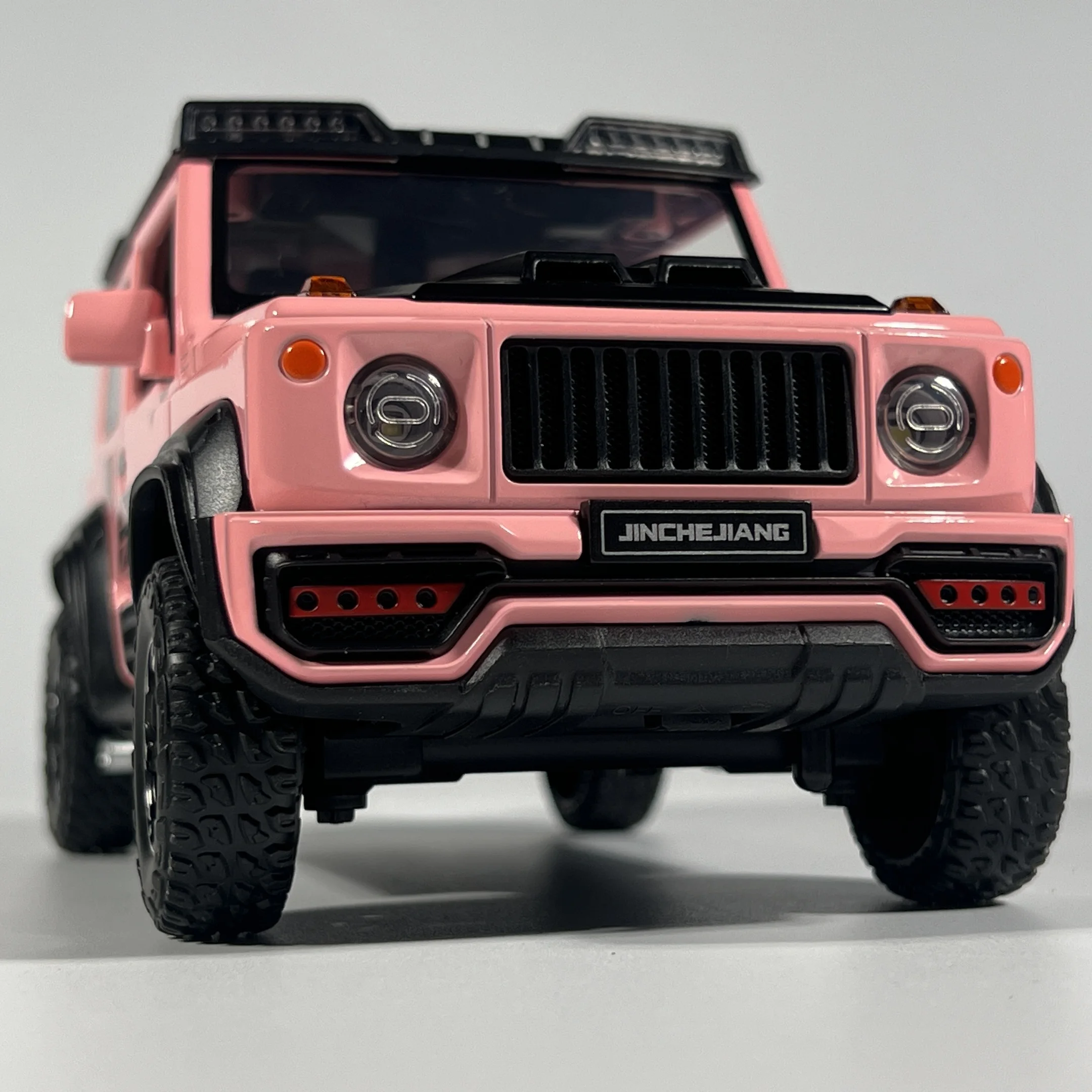 1:18 Suzuki Jimny Alloy Diecast Model Car 4 1:18 Suzuki Jimny Alloy Diecast Model Car - Image 4