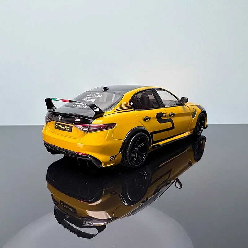 SOLIDO 1:18 Scale Alfa Romeo GTA Diecast Model 3 SOLIDO 1:18 Scale Alfa Romeo GTA Diecast Model - Image 3