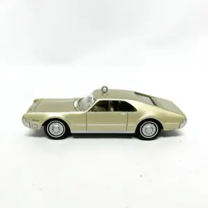 1966 Oldsmobile Toronado Coupe 1:43 Model 9 S4d1502e4774a4609a737df8b90e7d45dR