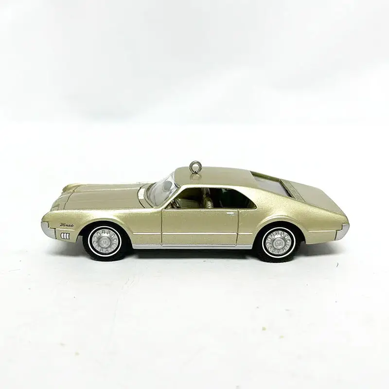 1966 Oldsmobile Toronado Coupe 1:43 Model 4 1966 Oldsmobile Toronado Coupe 1:43 Model - Image 4