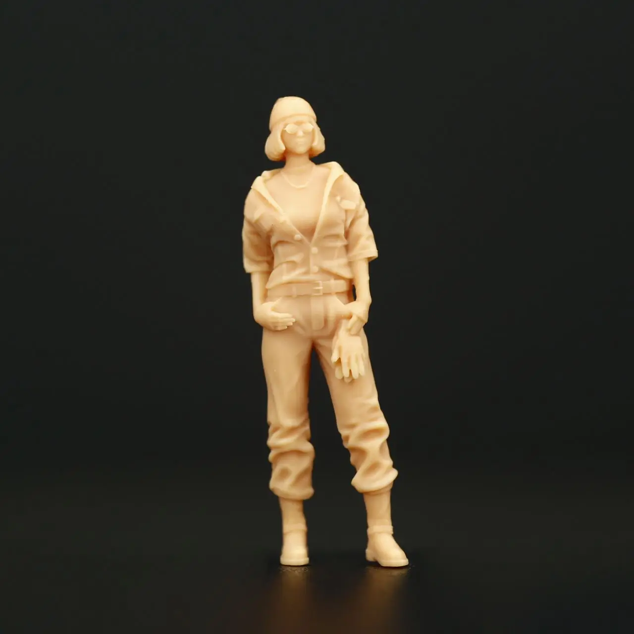1/64 and 1/43 Scale Miniature Figures Set 5 1/64 and 1/43 Scale Miniature Figures Set - Image 5
