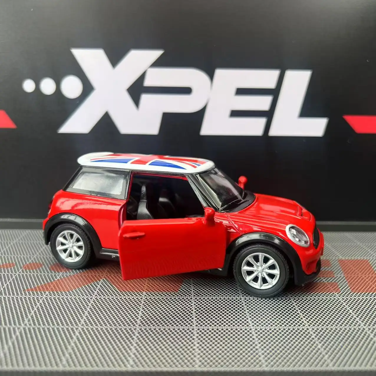 1:36 Scale Diecast Mini Cooper Model Red/White 4 1:36 Scale Diecast Mini Cooper Model Red/White - Image 4
