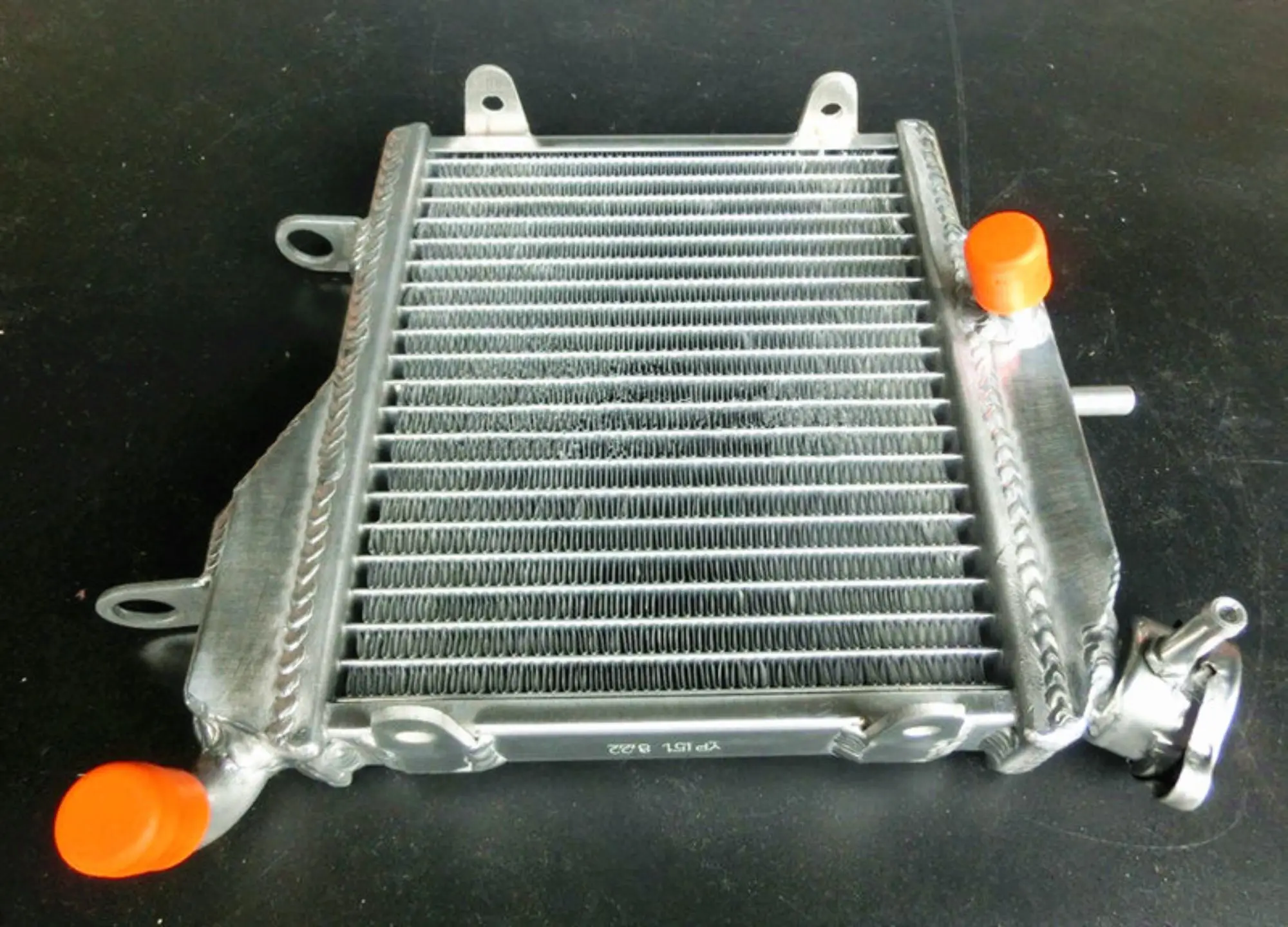 Heavy-Duty Aluminum Radiator for Yamaha TZR250 2 Heavy-Duty Aluminum Radiator for Yamaha TZR250 - Image 2
