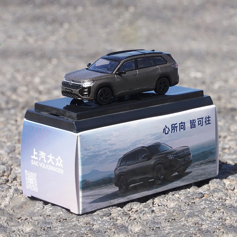 1:64 Scale White SUV Diecast Model Car 8 1:64 Scale White SUV Diecast Model Car - Image 8