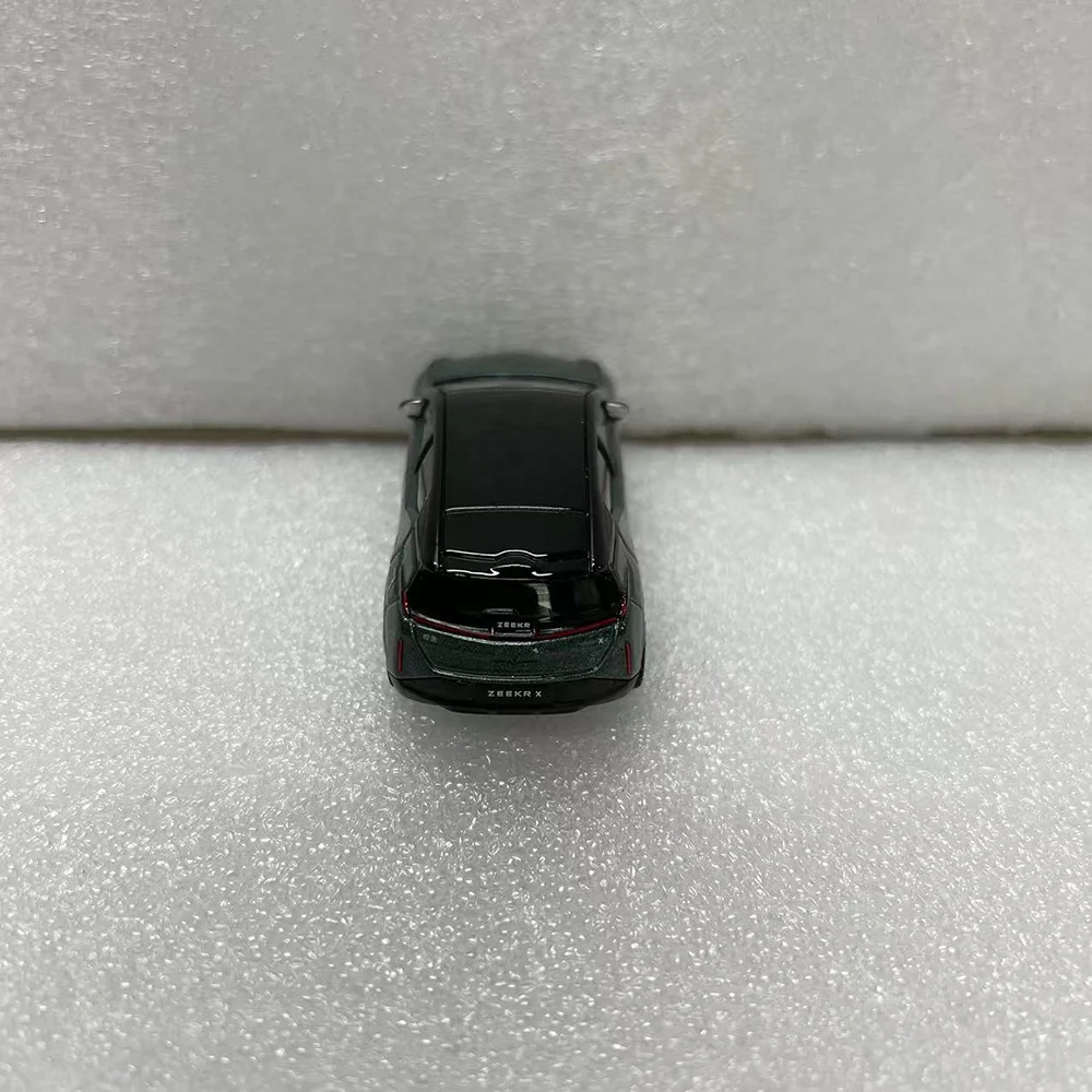 Geely Lantu 1:64 Scale Die-Cast Model Car 4 Geely Lantu 1:64 Scale Die-Cast Model Car - Image 4