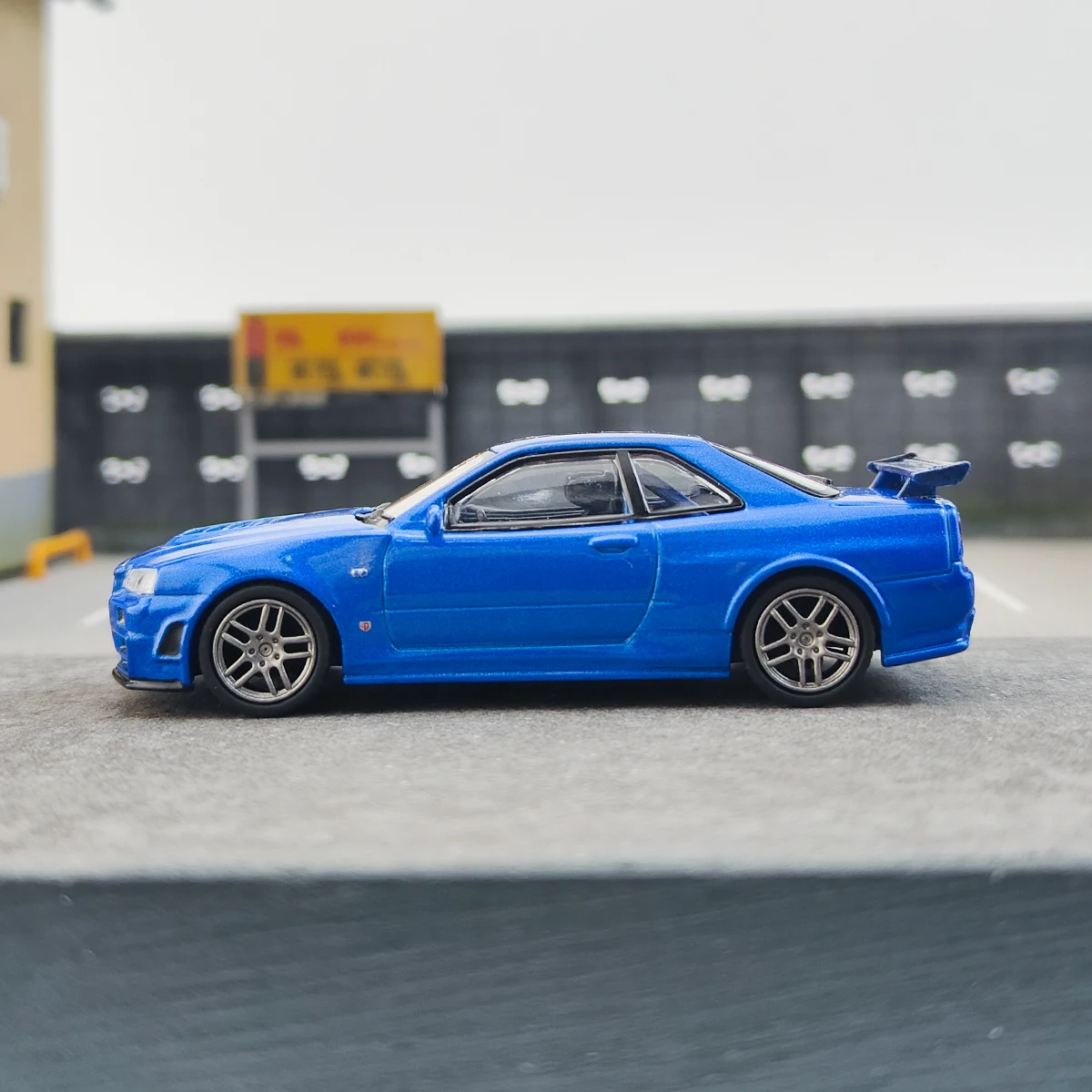Diecast 1/64 Nissan Nismo R34 GT-R Model 3 Diecast 1/64 Nissan Nismo R34 GT-R Model - Image 3
