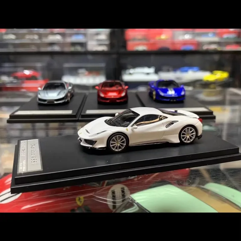 1/64 Scale Ferrari Pista 488 Diecast Model 3 1/64 Scale Ferrari Pista 488 Diecast Model - Image 3