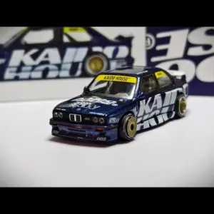 BMW M3 E30 V1 1/64 Diecast Model Car 7 S5141562075ef4185b52a447a1db9f09cR