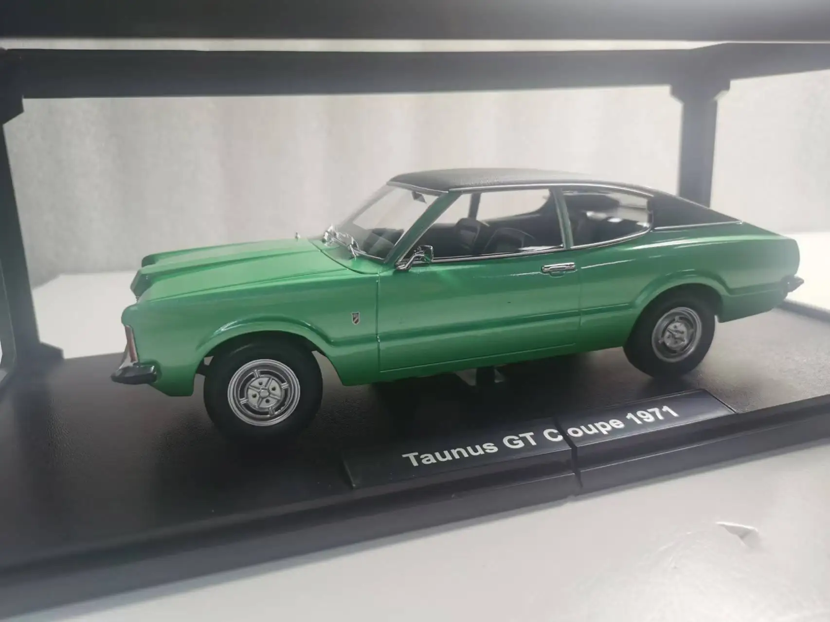 1971 Ford Taunus GT L Limousine Model 1:18 Scale 3 1971 Ford Taunus GT L Limousine Model 1:18 Scale - Image 3