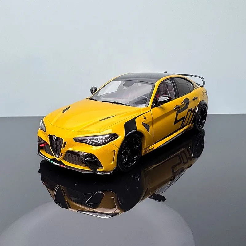 SOLIDO 1:18 Scale Alfa Romeo GTA Diecast Model 2 SOLIDO 1:18 Scale Alfa Romeo GTA Diecast Model - Image 2