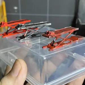 1/64 Motorcycle Lift Diorama Model with Bike 15 S5207d1b4ecf64cd98632025fee4521b8o