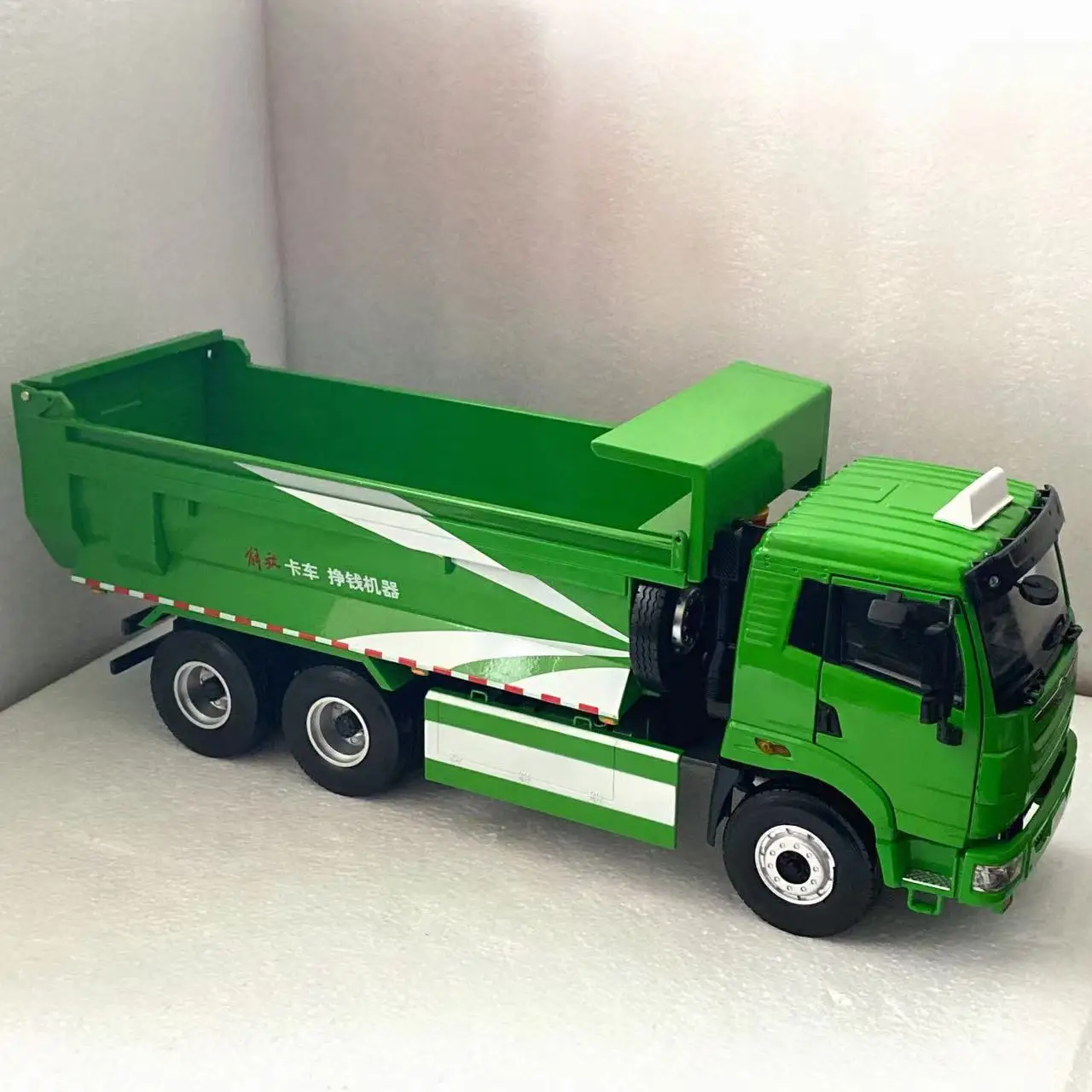 Jiefangtian V 1:24 Scale Green Dump Truck Model 6 Jiefangtian V 1:24 Scale Green Dump Truck Model - Image 6