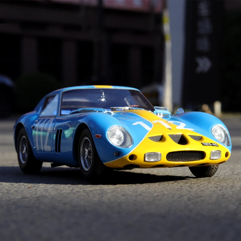 Bburago 1:24 Ferrari 250 GTO Diecast Model 4 Bburago 1:24 Ferrari 250 GTO Diecast Model - Image 4