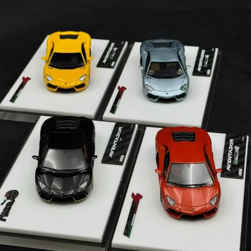 1:64 Scale Lamborghini Aventador LP700-4 Set 2 1:64 Scale Lamborghini Aventador LP700-4 Set - Image 2