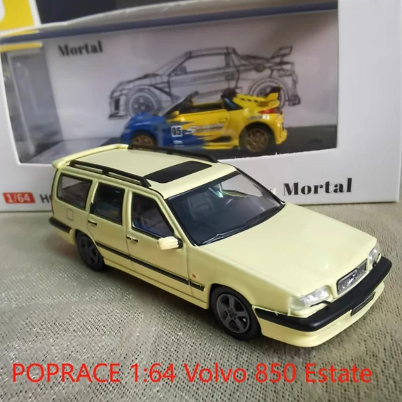 1/64 Scale Volvo 850 T-5R Estate Diecast Model 4 1/64 Scale Volvo 850 T-5R Estate Diecast Model - Image 4