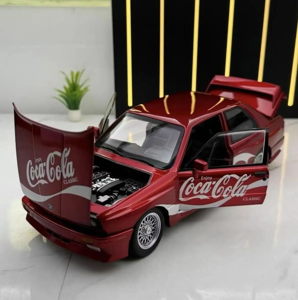 BMW M3 Coca Edition 1:24 Diecast Model Car 3 BMW M3 Coca Edition 1:24 Diecast Model Car - Image 3
