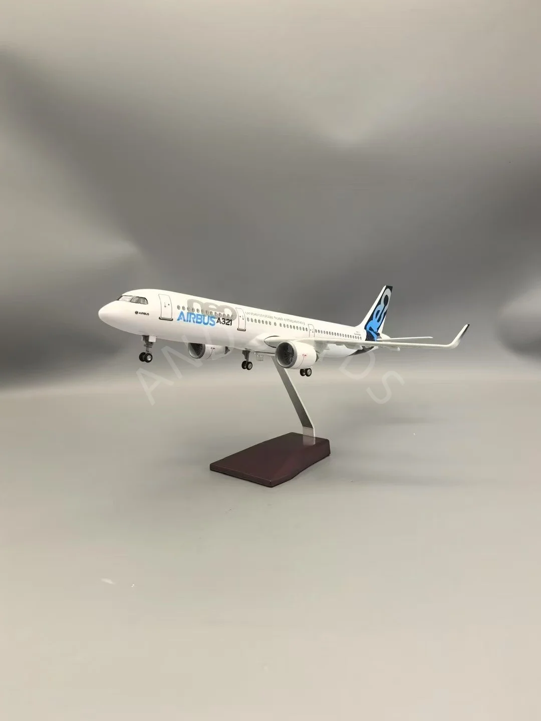 Airbus A321 neo Model 44cm Voice-Controlled Aircraft 5 Airbus A321 neo Model 44cm Voice-Controlled Aircraft - Image 5