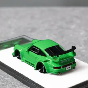 1/64 Scale Diecast Porsche 930 Model in Green 10 S5c38be3a5fa143db8e2f1c9e99e0faf7p