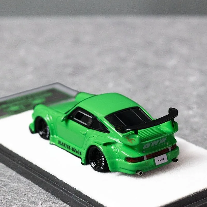 1/64 Scale Diecast Porsche 930 Model in Green 4 1/64 Scale Diecast Porsche 930 Model in Green - Image 4