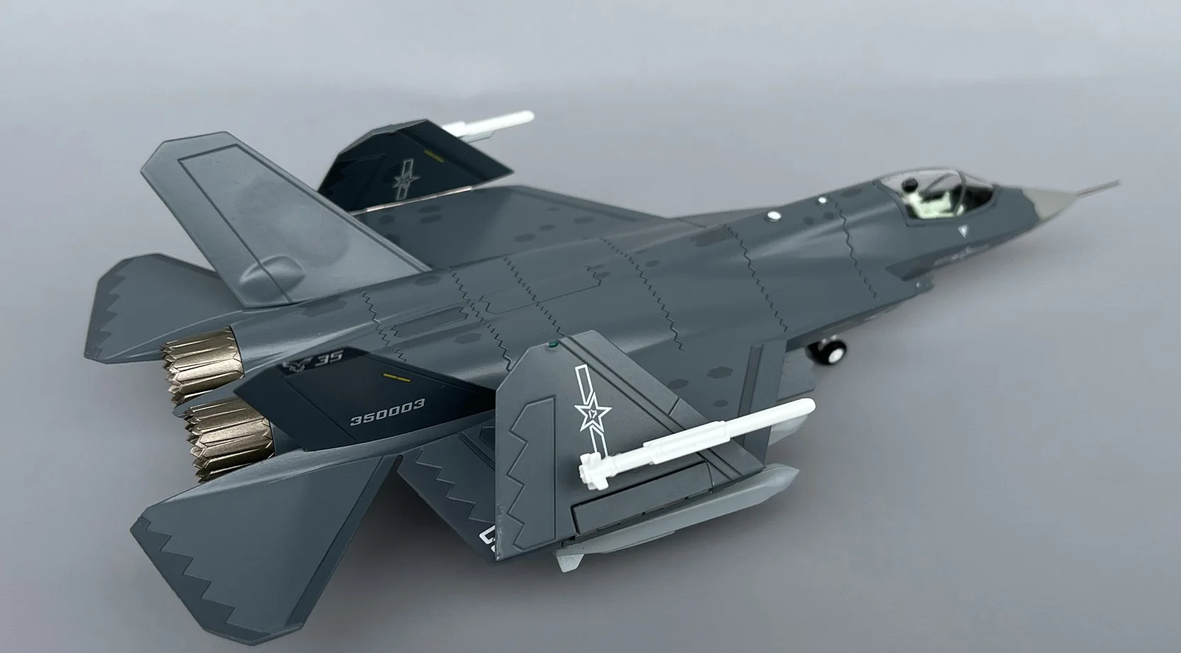 J-35 Stealth Fighter Model 1/72 Scale 3 J-35 Stealth Fighter Model 1/72 Scale - Image 3