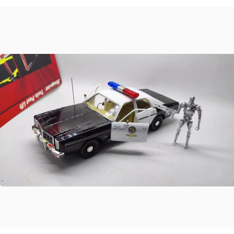 1977 Monaco Police Car 1:18 Diecast Model 2 1977 Monaco Police Car 1:18 Diecast Model - Image 2