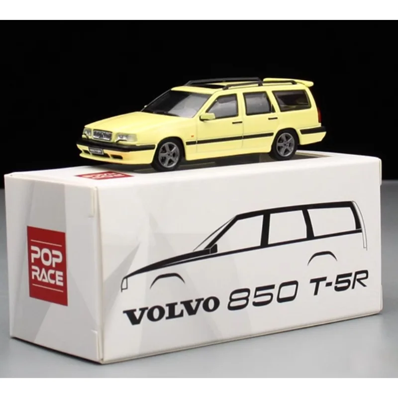 1/64 Scale Volvo 850 T-5R Estate Diecast Model 2 1/64 Scale Volvo 850 T-5R Estate Diecast Model - Image 2