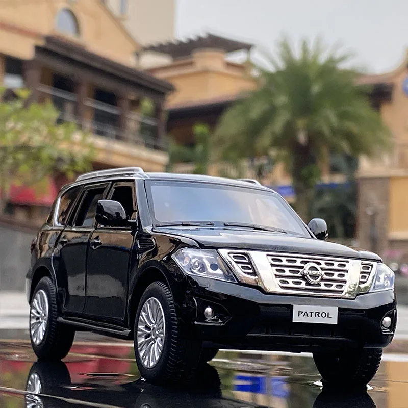 1:32 Scale Nissan Patrol Diecast Model with Lights 4 1:32 Scale Nissan Patrol Diecast Model with Lights - Image 4