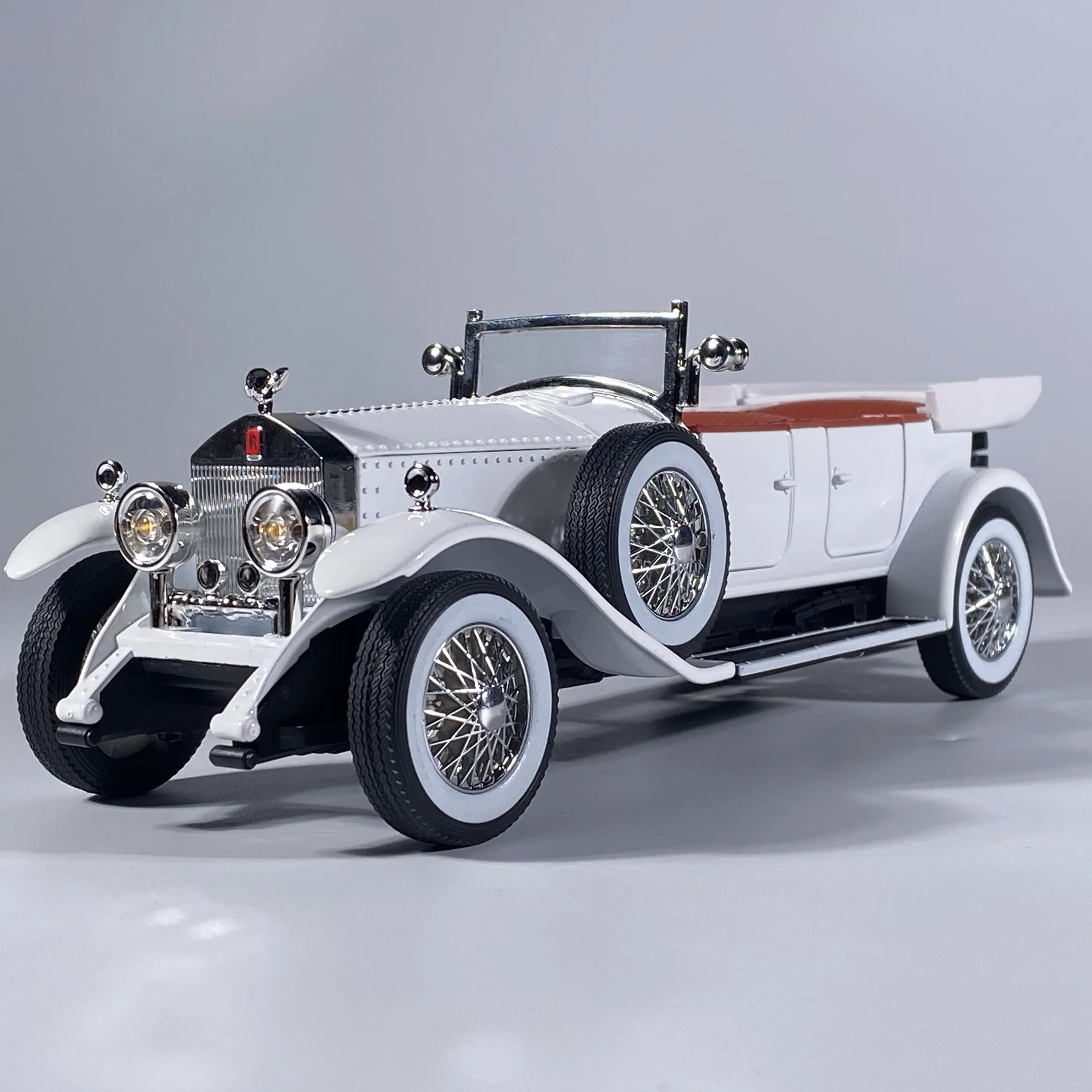 1925 Rolls Royce Phantom I Diecast Model 1:24 17 1925 Rolls Royce Phantom I Diecast Model 1:24 - Image 17