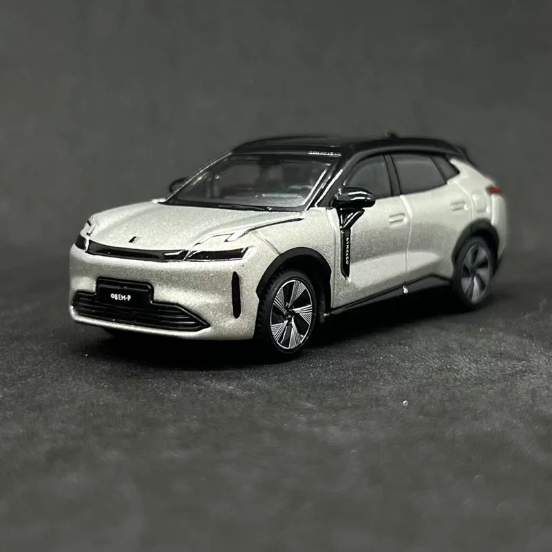 Bburago 1:64 LYNK&CO 08 EM-P SUV Diecast Model 4 Bburago 1:64 LYNK&CO 08 EM-P SUV Diecast Model - Image 4