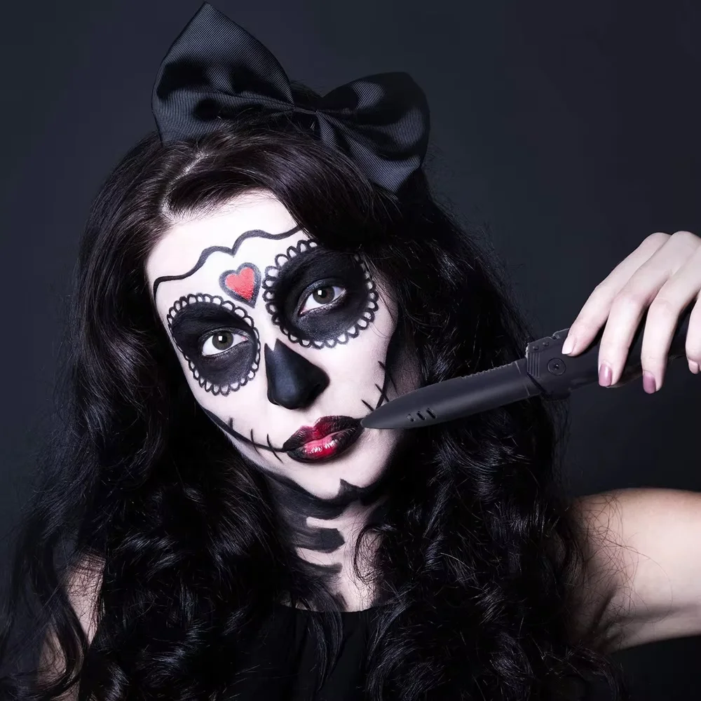 Trick Gag Toy Set with Retractable Fake Knives 3 Trick Gag Toy Set with Retractable Fake Knives - Image 3