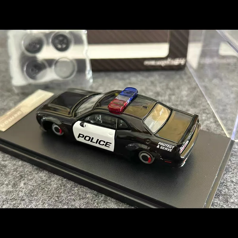 Diecast 1/64 Scale Dodge Challenger Model 5 Diecast 1/64 Scale Dodge Challenger Model - Image 5