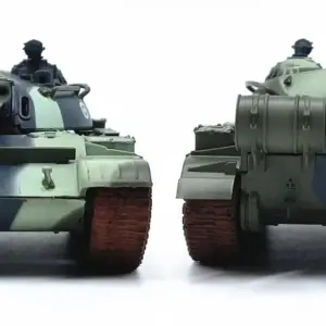 Soviet T-55 Medium Tank 1:72 Scale Model 10 S6cc08e5f664247d6bc44d5375f17a37eN