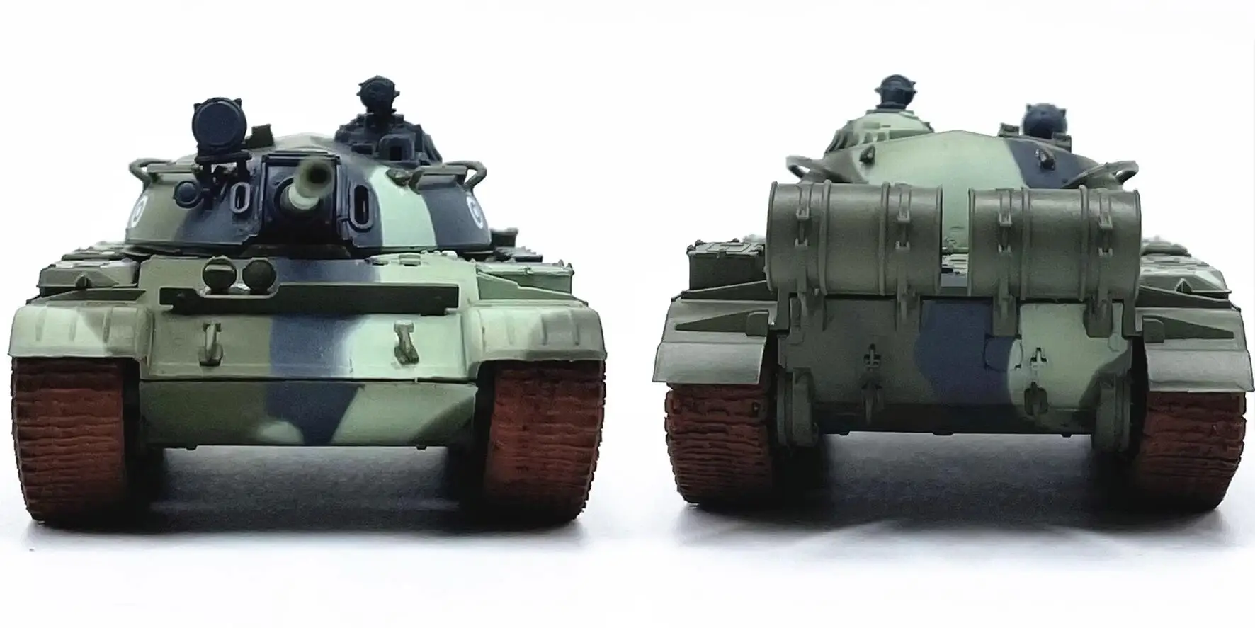 Soviet T-55 Medium Tank 1:72 Scale Model 5 Soviet T-55 Medium Tank 1:72 Scale Model - Image 5