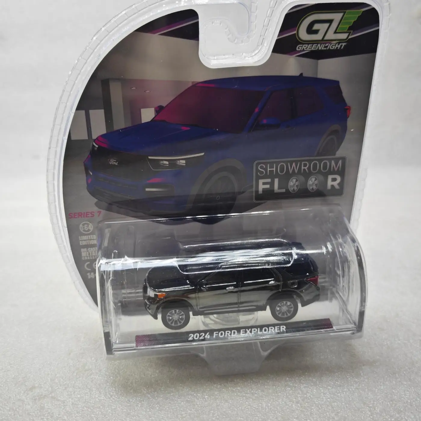 2024 Ford Explorer 1:64 Diecast Model Car 2 2024 Ford Explorer 1:64 Diecast Model Car - Image 2