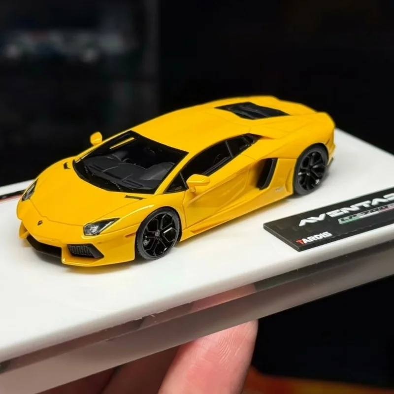 1:64 Scale Lamborghini Aventador LP700-4 Set 7 1:64 Scale Lamborghini Aventador LP700-4 Set - Image 7