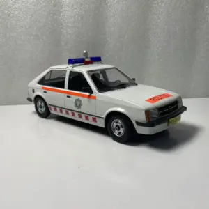 T9 Opel Kadett D Police Car Model 1:18 Scale 12 S6f97e606035b4e99967423163e589c999